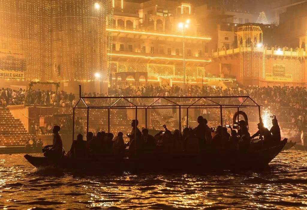 Boat for 25 People